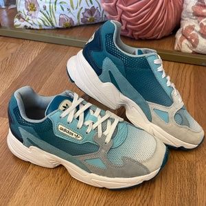 Women's Adidas Falcon EF1963 Retro Sneaker Teal Aqua Running Shoes Size 7 Ombre